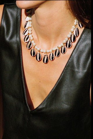 Poppers shell necklace Black