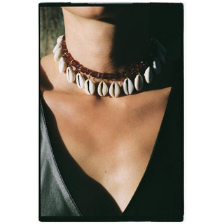 collier coquillage gigi hadid